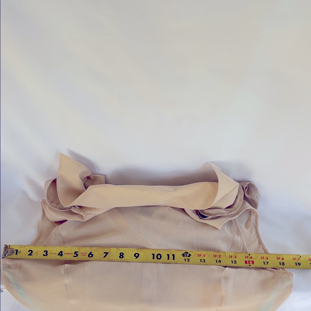Marciano Gently Worn Beautiful Elegant Beige Ruffled Sleeveless Top -Medium - Picture 6 of 9